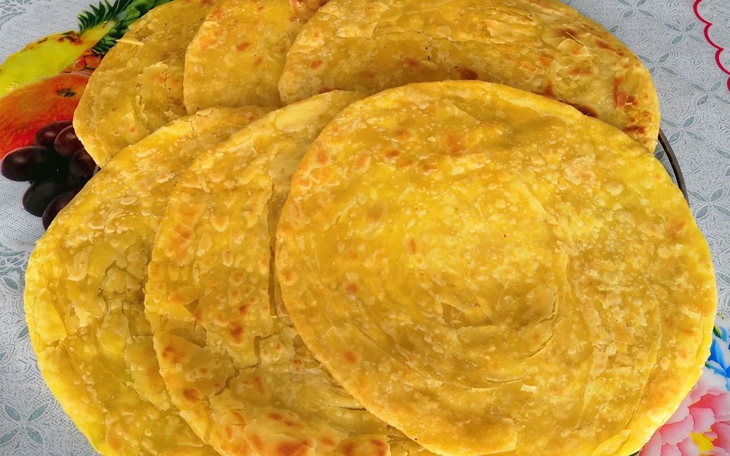 面粉别蒸馒头了,教你用农村大锅烙出柔软多层的家常饼,特别好吃_哔哩