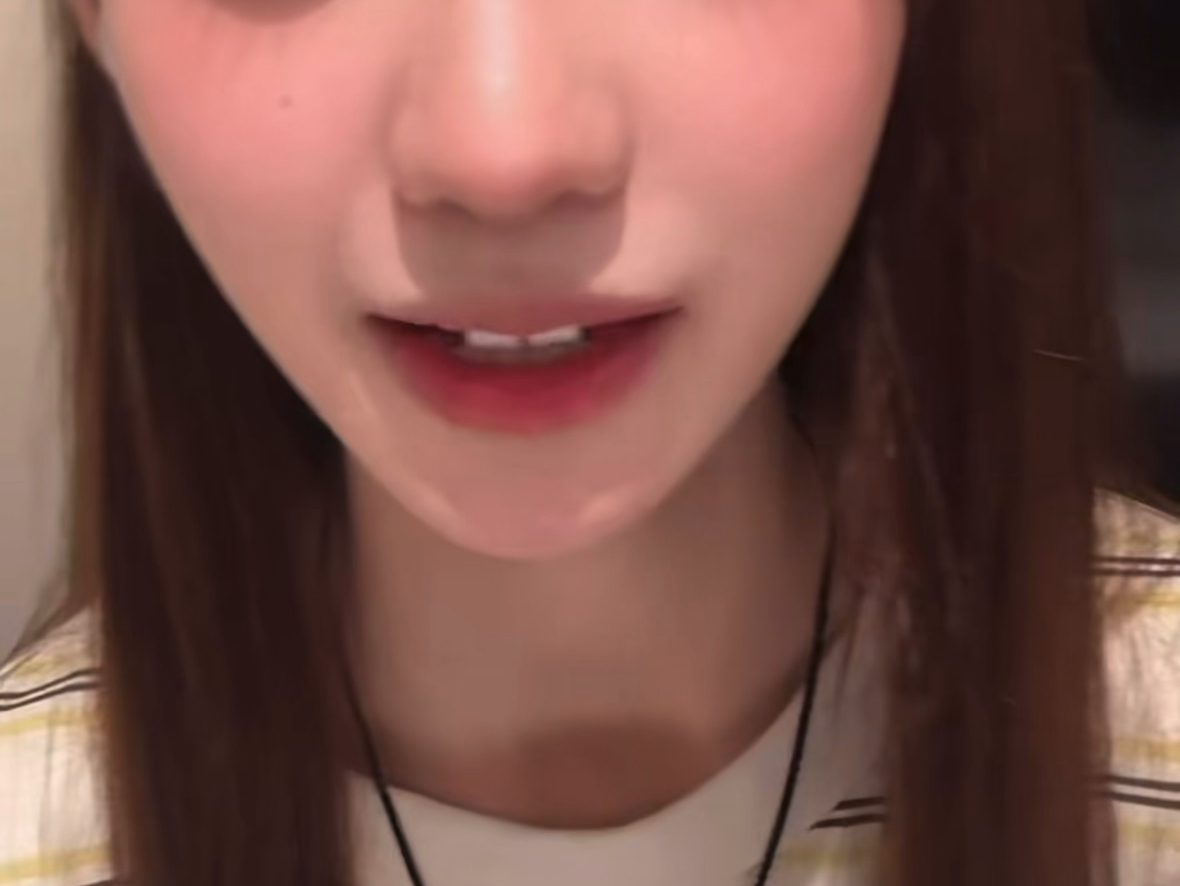 戴馨菲直播 简直和我想象的不一样 现在好多人都在说她塌了 真的吗?ks dy xsh 个大平台都在传 而且还有好多聊天记录被流出来