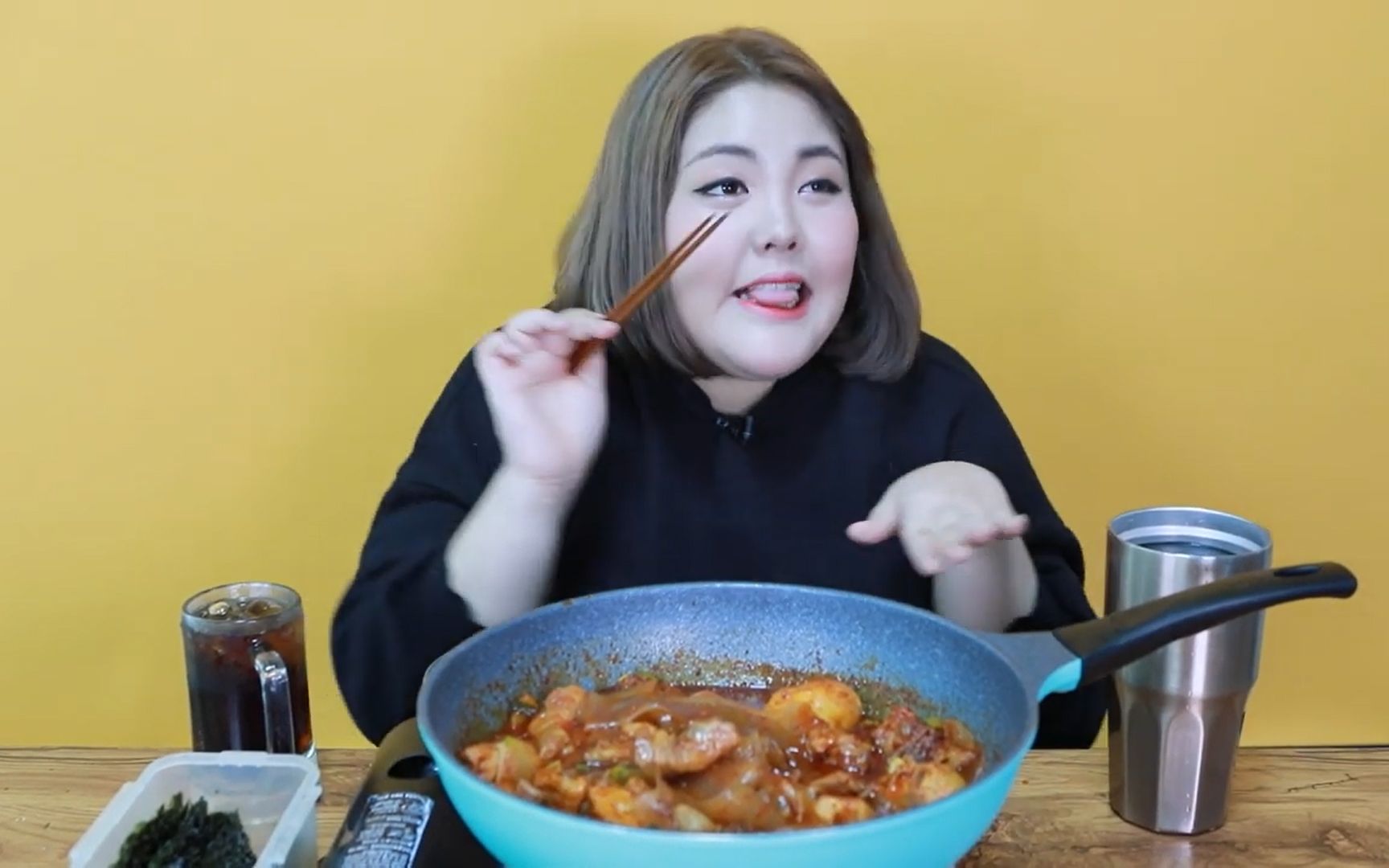 韩国吃播胖胖哒秀彬widenoodlebraisedspicychicken