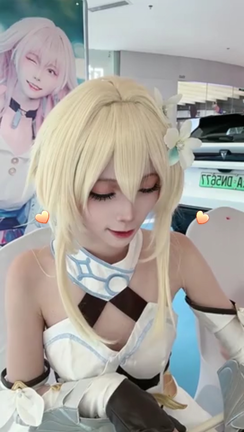 动画仿妆cos大赛:2莹妹头发挺多的四毛 娜可露露河伊铃 cos 漫展 带着