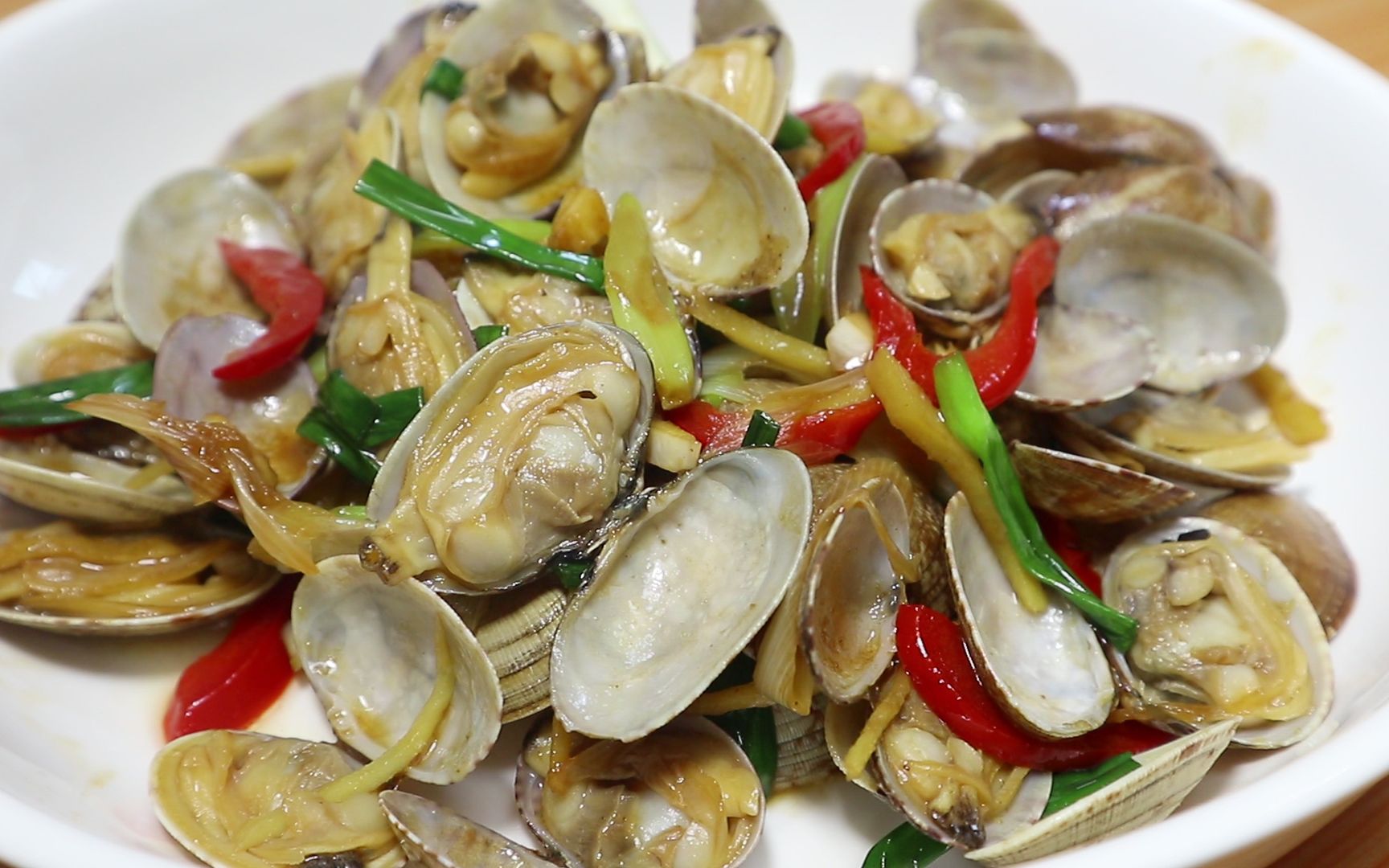 不喜欢吃辣的来试试这道葱姜炒花甲吧,原汁原味,非常鲜美