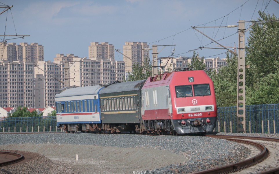 电检测5246次长春站接近,带国铁集团轨道检查车wx25k 998946从