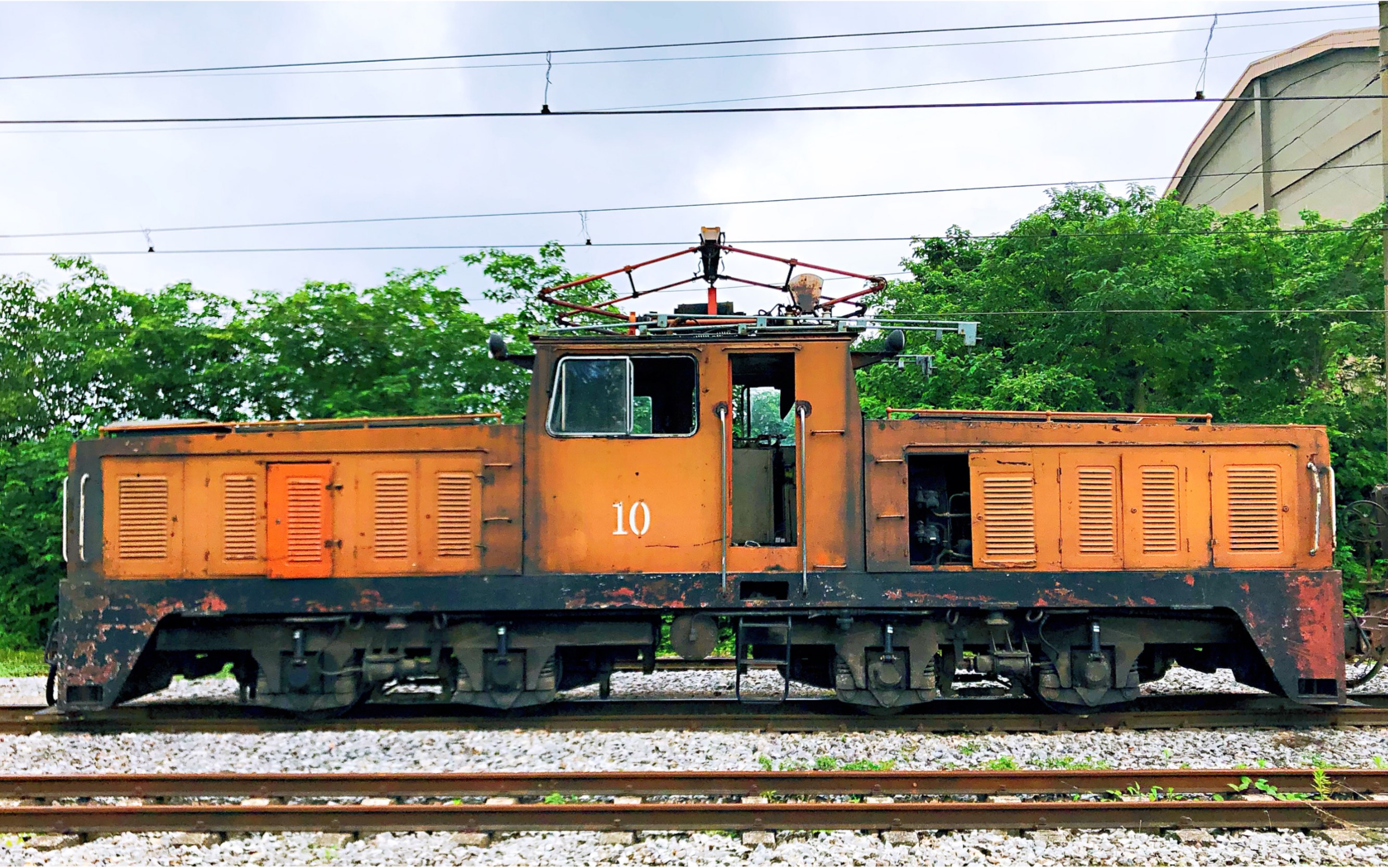 南京汤山栖霞窄轨铁路 — 精致的电气化(电力 内燃都碰到了幸运max)