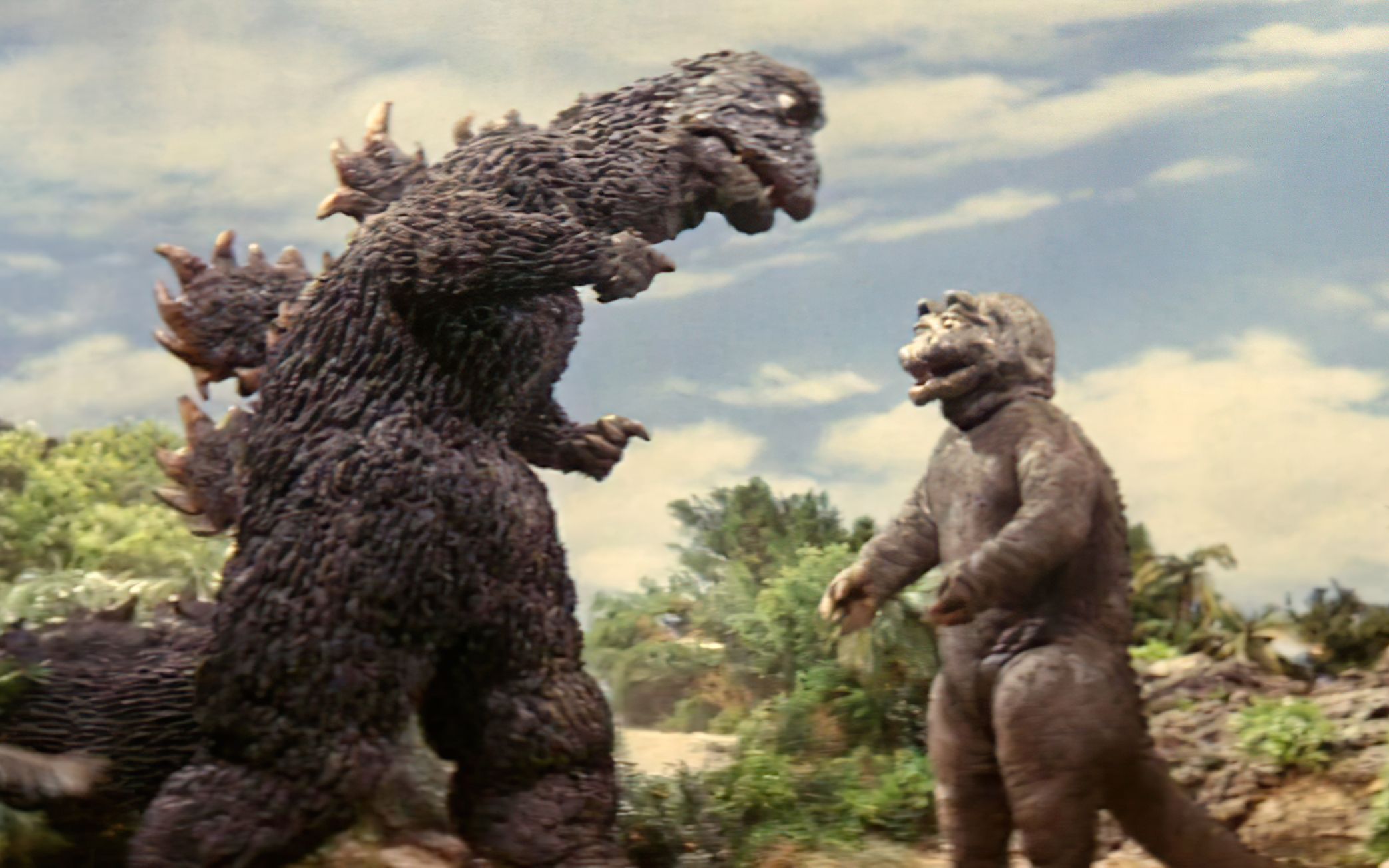 哥斯拉有个傻儿子,从小就被怪兽欺负