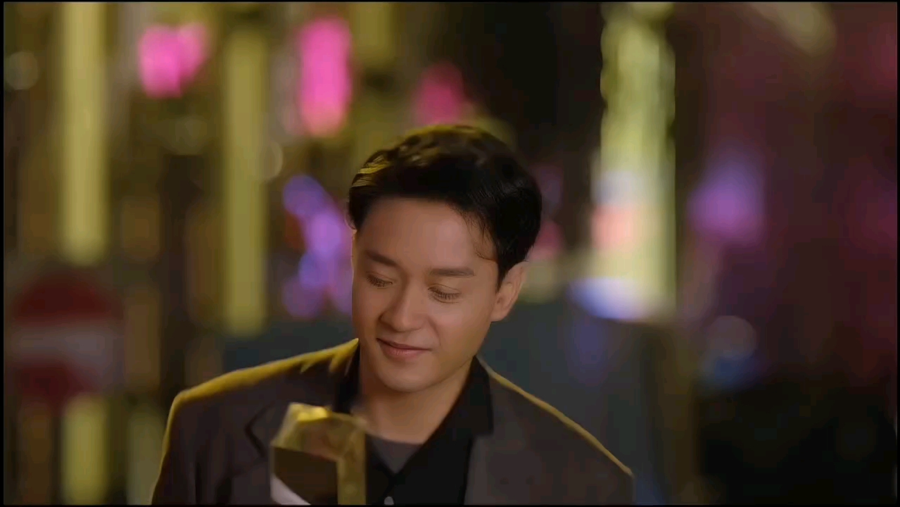张国荣说过: "如果再谈恋爱,我想从收到一束花和正式的告白开始"