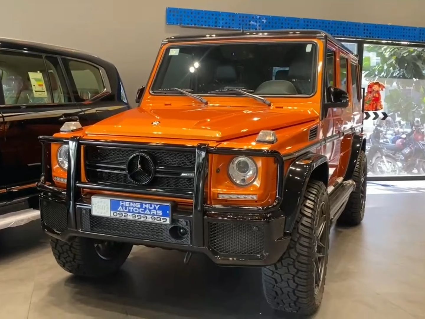梅赛德斯奔驰g500 amg(橙色)~内部和外部