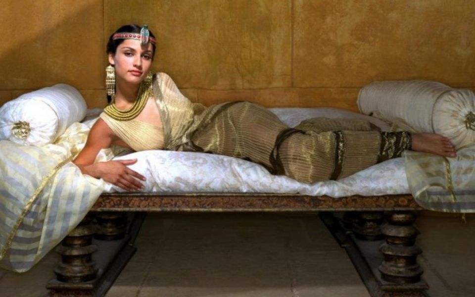 古罗马有一项规定,不仅让女奴隶苦不堪言,埃及艳后也必须要遵循