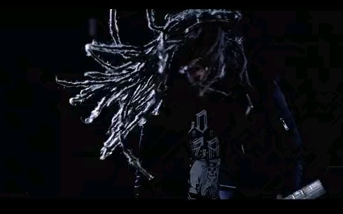 [图]【MV】KoRn-Black is the Soul