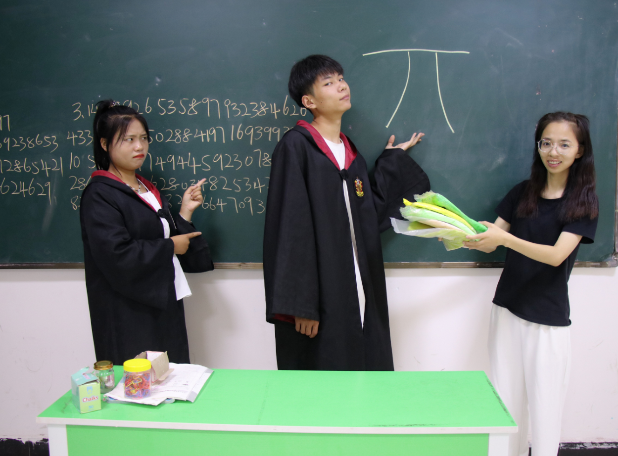 老师让同学写圆周率,没想小杨竟一秒写出赢得全部粘土,真厉害-小燕子手作-小燕子手作-哔哩哔哩视频