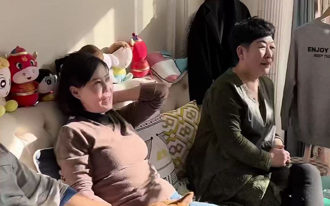 最后 @快乐男孩 #露仔与旭峰的日常-云澜澜-默认收藏夹-哔哩哔哩视频