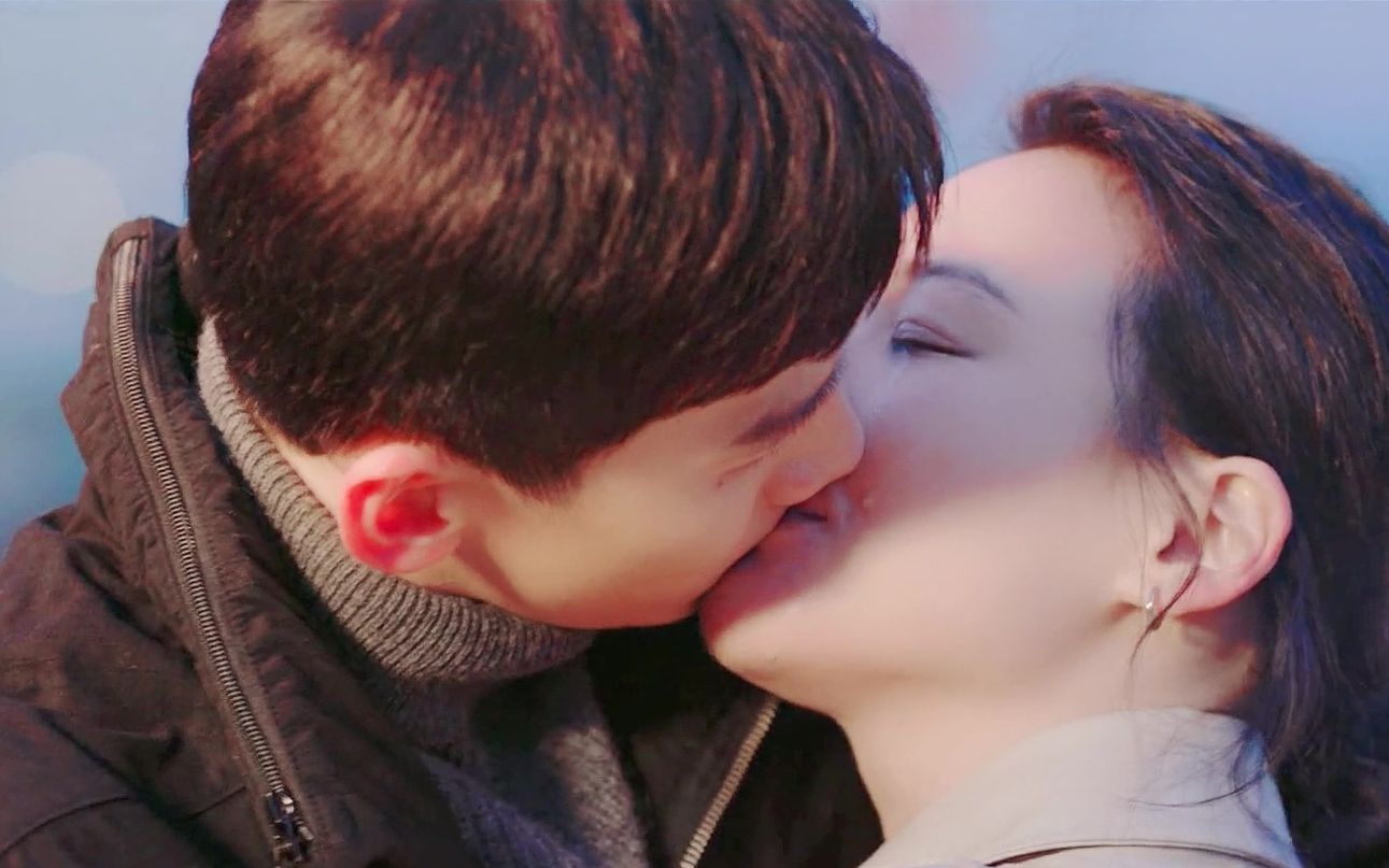 白敬亭你出息啦拍了这么多吻戏终于有三分钟啦卡壳cp