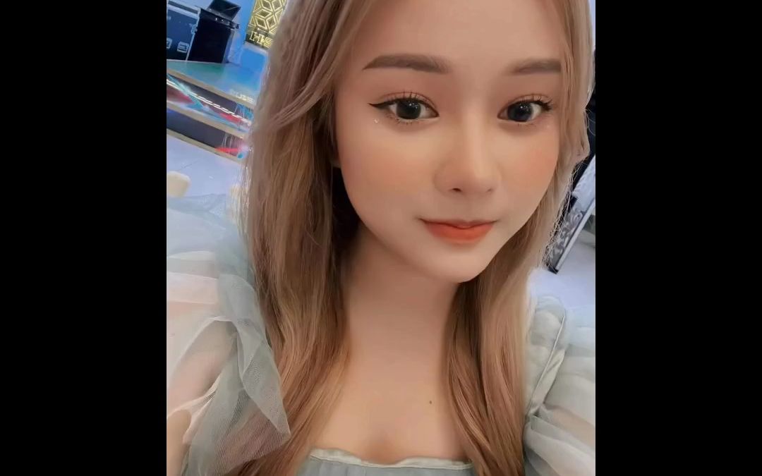 越南虎牙妹 治愈系笑容