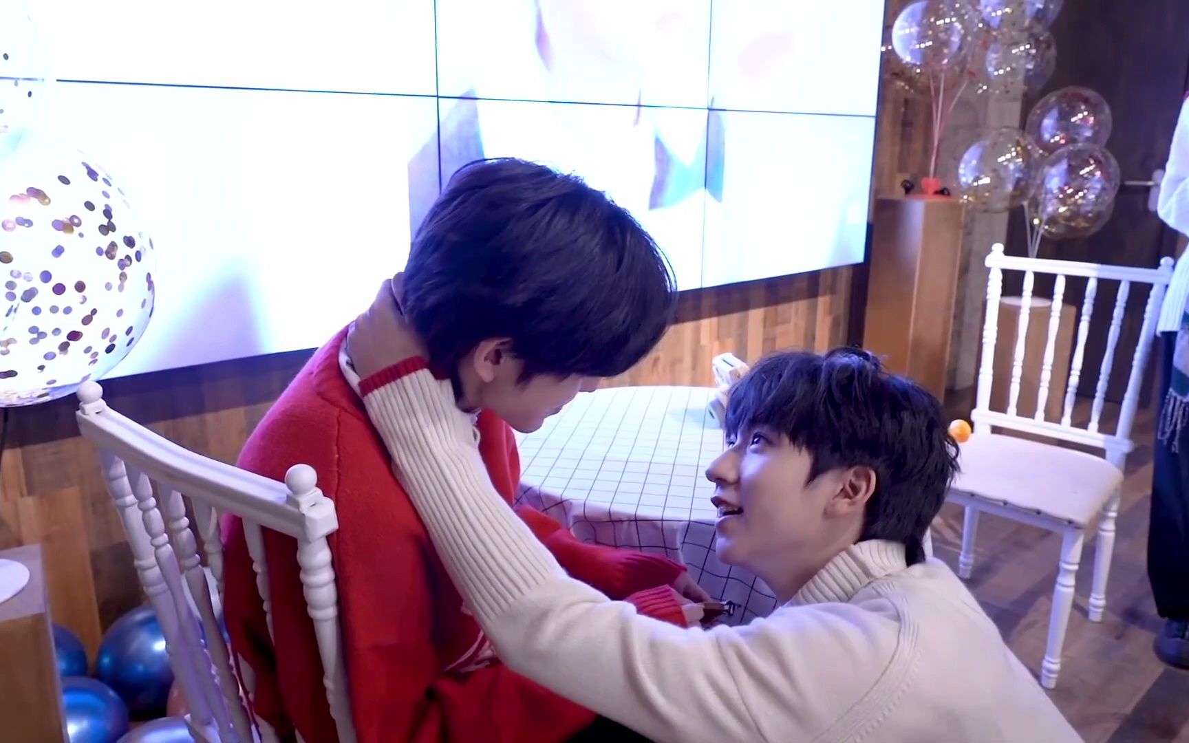 all轩霖轩源轩我就喜欢这种大胆的做法