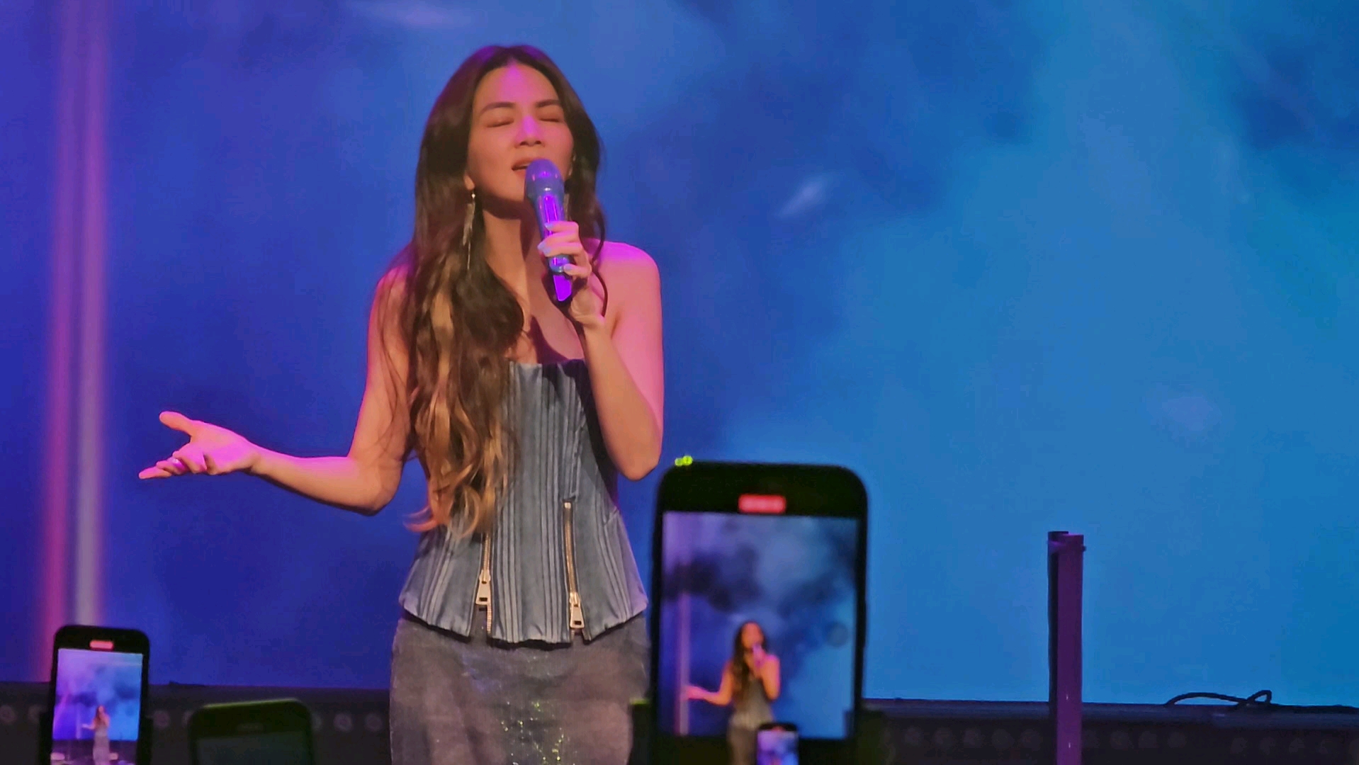 she老粉今晚过节了,一次性能听到天灰 热带雨林 魔力 爱我的资格 五月