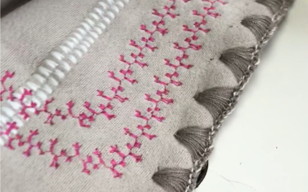 羊剪绒上缝制电子花样曲折缝花样缝纫装饰线迹特种绣花加工