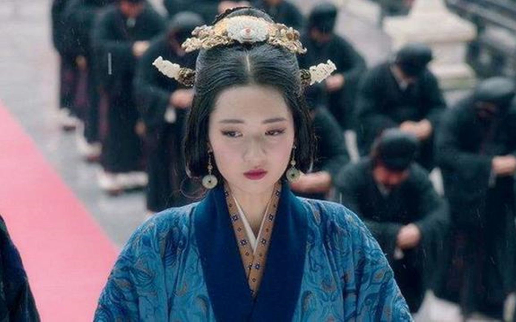 这个人很厉害,三个女儿都成了皇帝的女人,但他却被后世痛骂不已