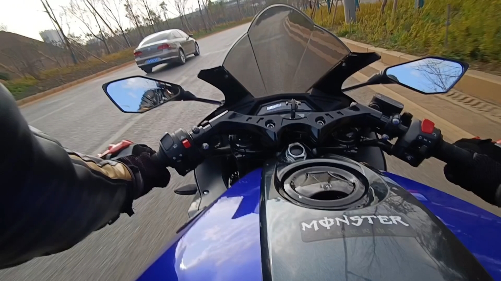 飞鹰r25m第一视角邀你沉浸式云骑车