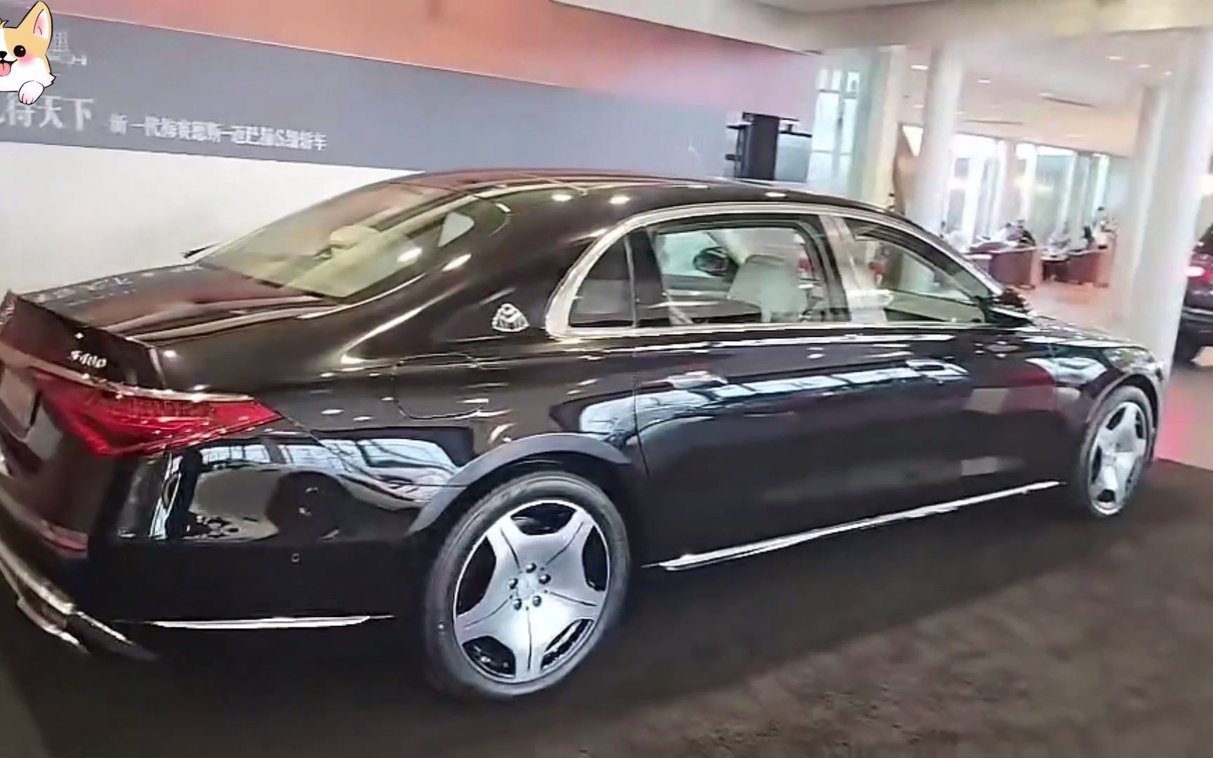 在石250:闲逛奔驰4s店(盼石归)