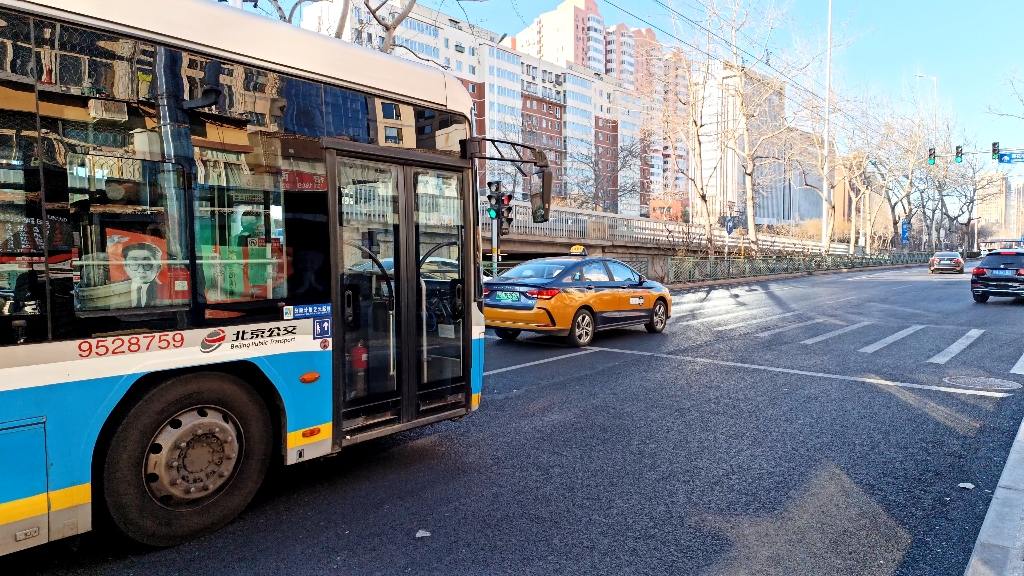 【北京公交】北京公交3路福田无轨鹰(bjd-wg120fn)9528759出白云桥西