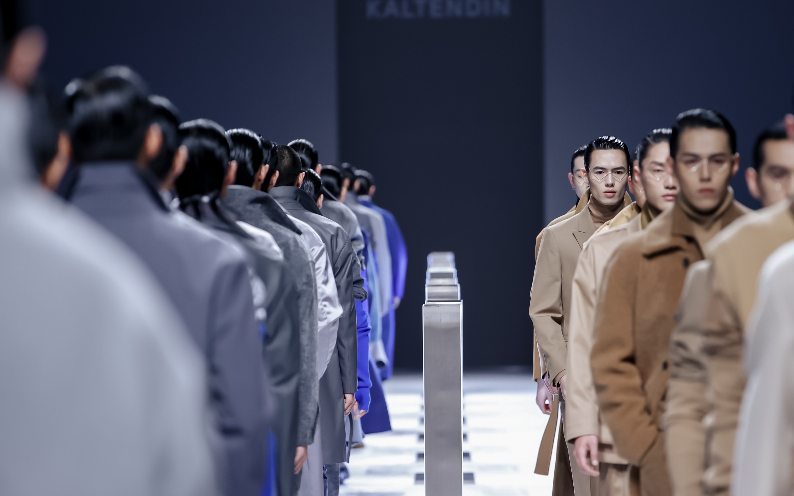 A/W 2021秀场直击|卡尔丹顿KALTENDIN哔哩哔哩bilibili