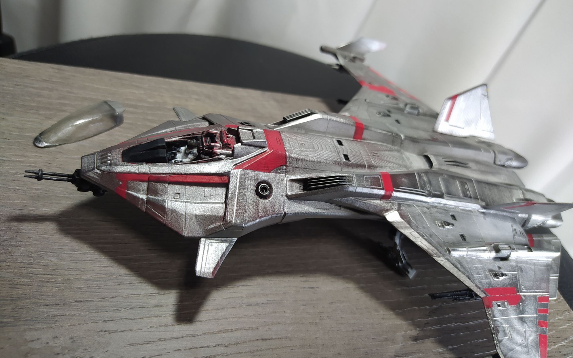 初代奥特曼联名款?《星际公民》短剑太阳风新涂装