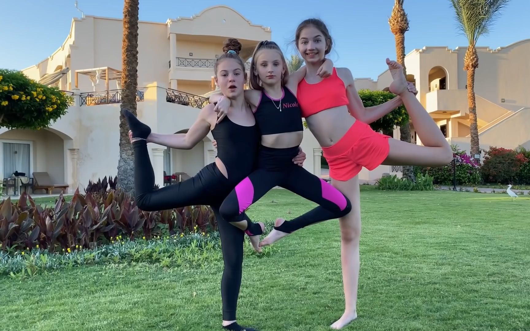 可爱乌克兰女孩danatar和闺蜜