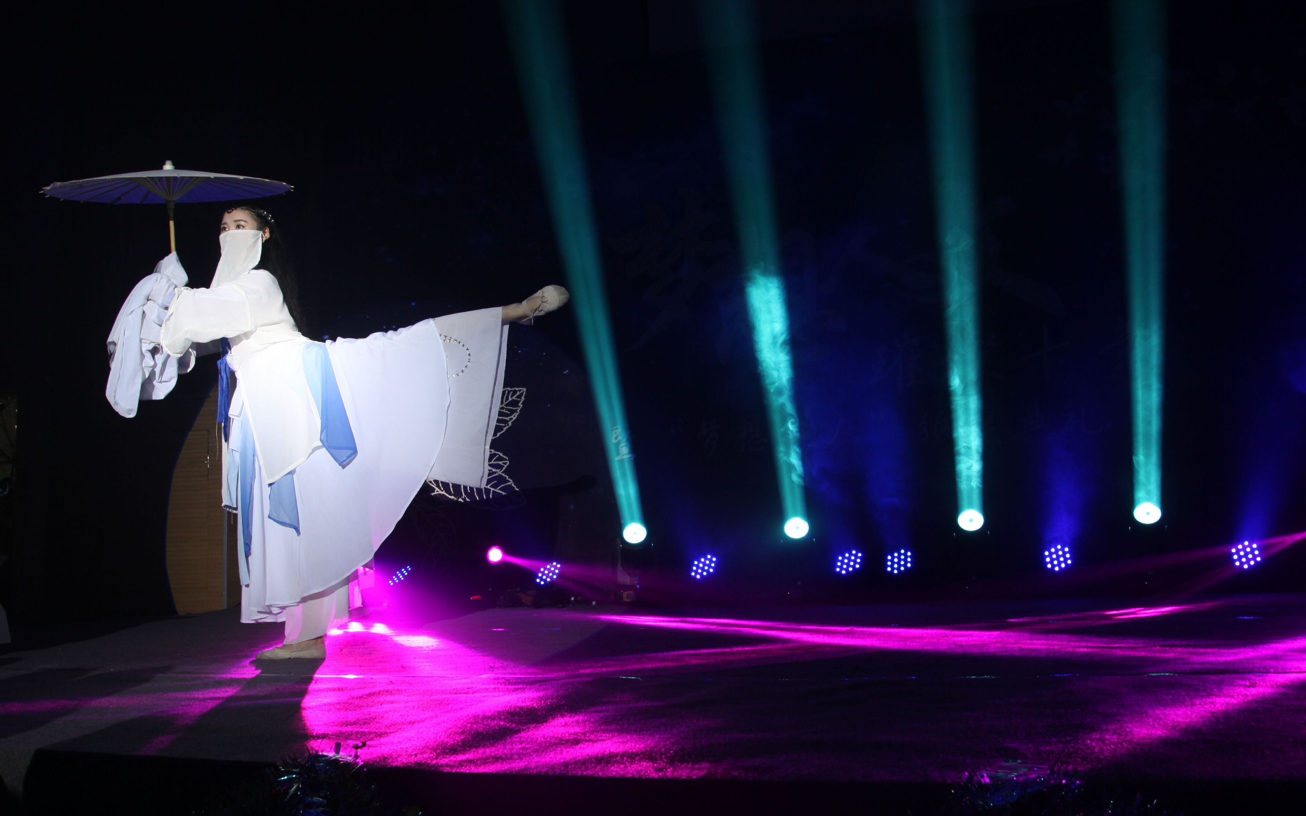 【夏待帆】原创编舞-古典水袖《青花悬想》舞台版-记柸中雪