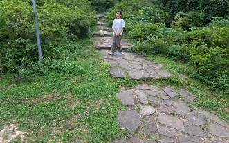 带崽去吃苦爬无锡惠山