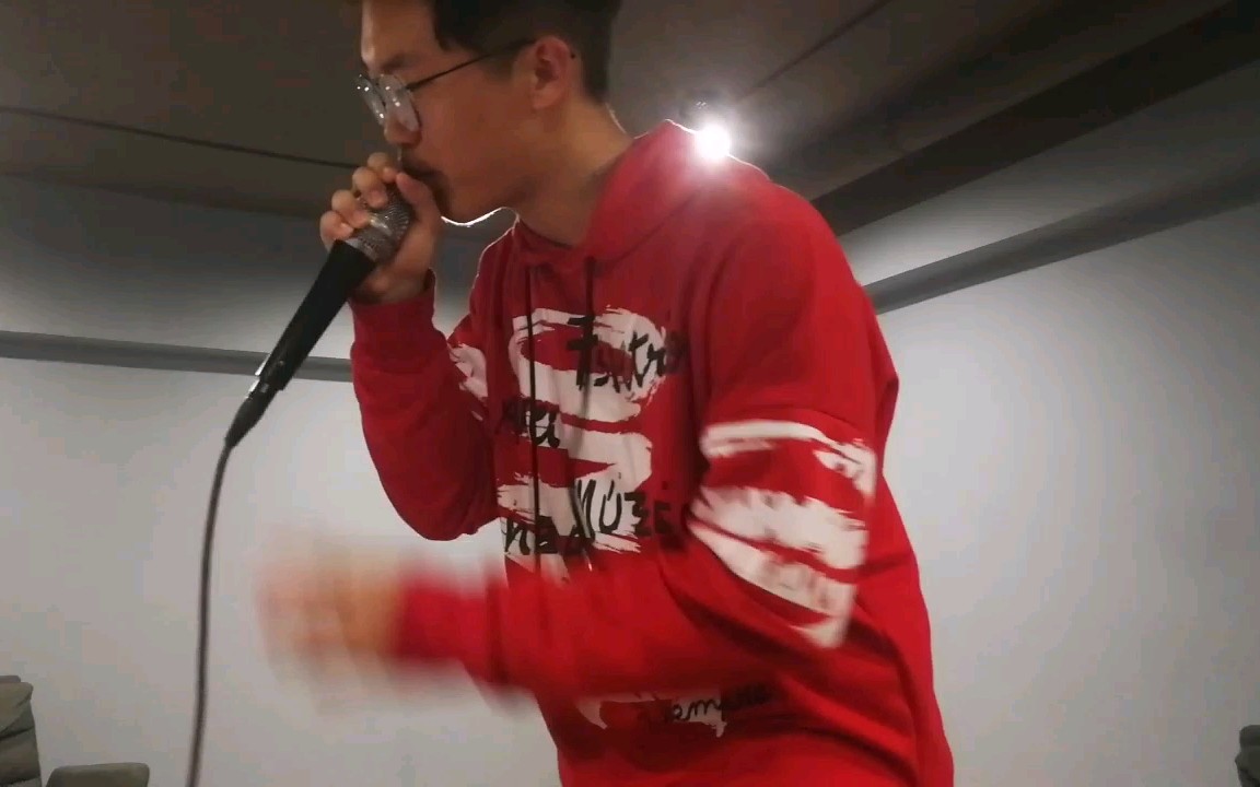 打b时怎么拿麦?握麦技巧教学.(二哲BEATBOX 教学)哔哩哔哩bilibili