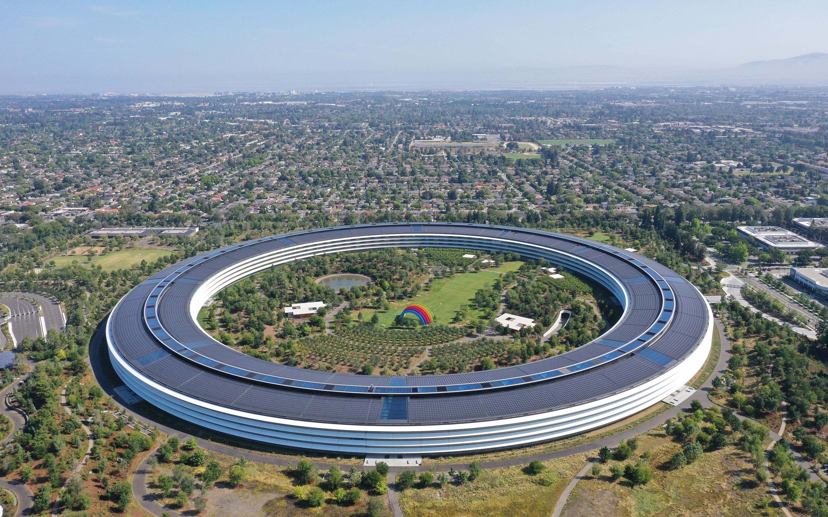 飞跃苹果公司新总部【飞碟】—你看这个圈它又大又圆