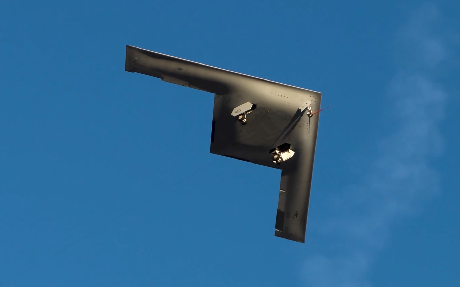 2k高清原声,美国b21隐身轰炸机首飞画面