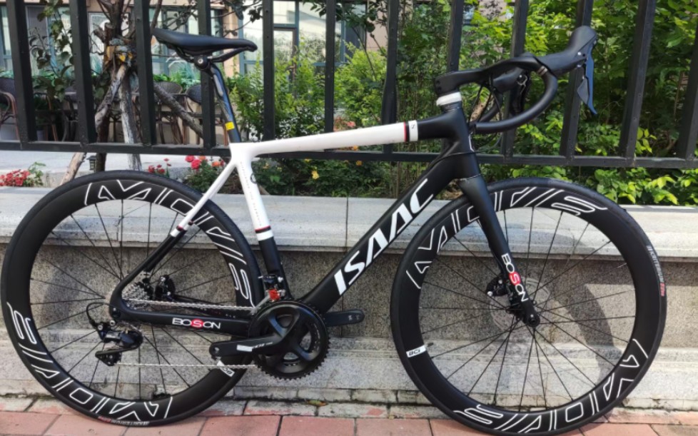 德国品牌isaac牛顿艾莎克全碳公路整车