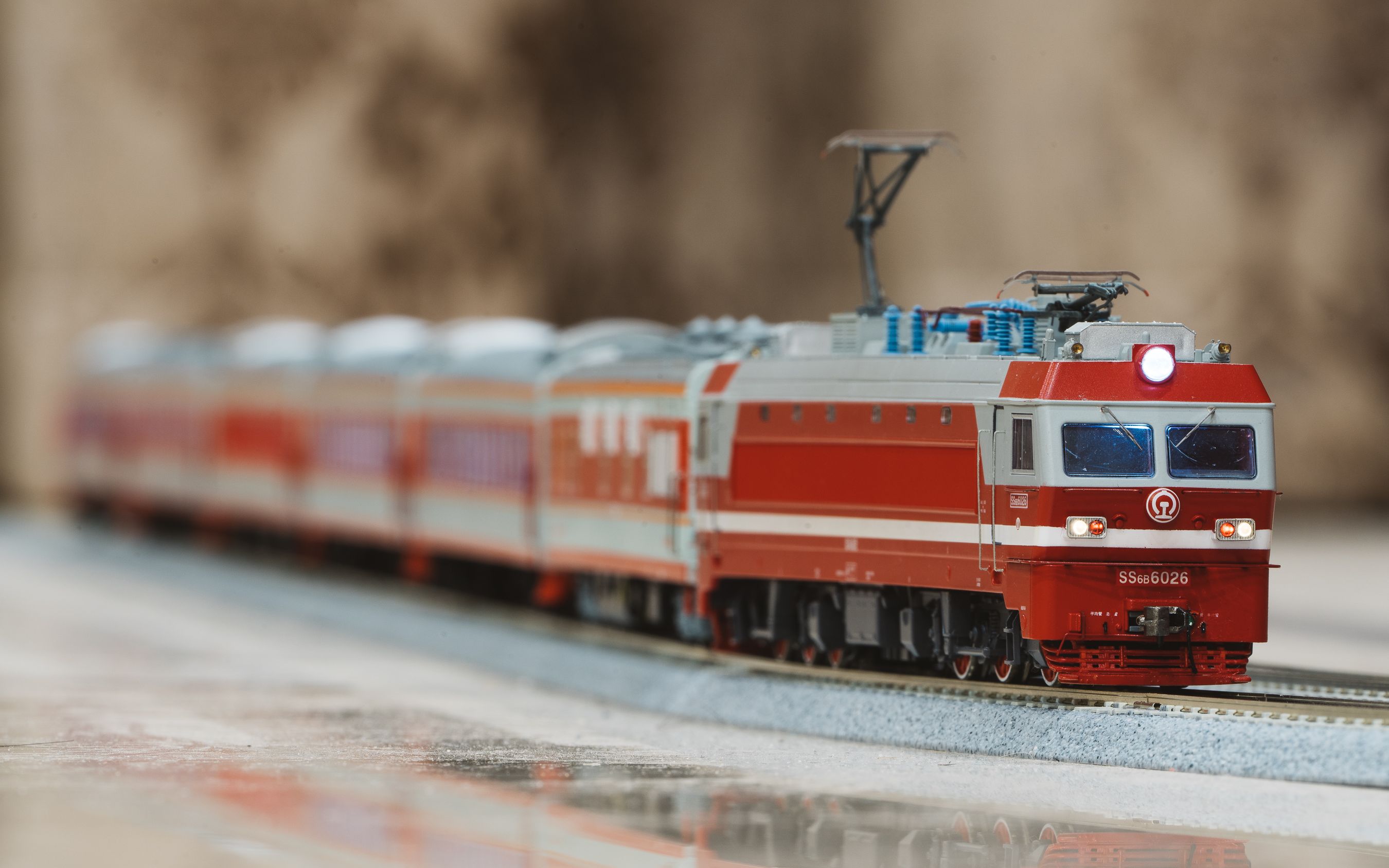 【火车模型】cmrline ho比例 ss6b6026 郑局南段 牵引列供25g 通过