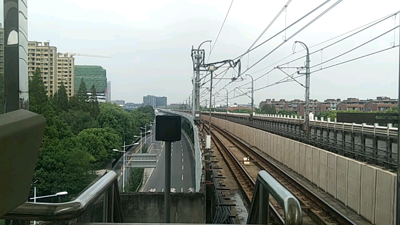 【上海地铁】芬达713号列车出罗南新村站