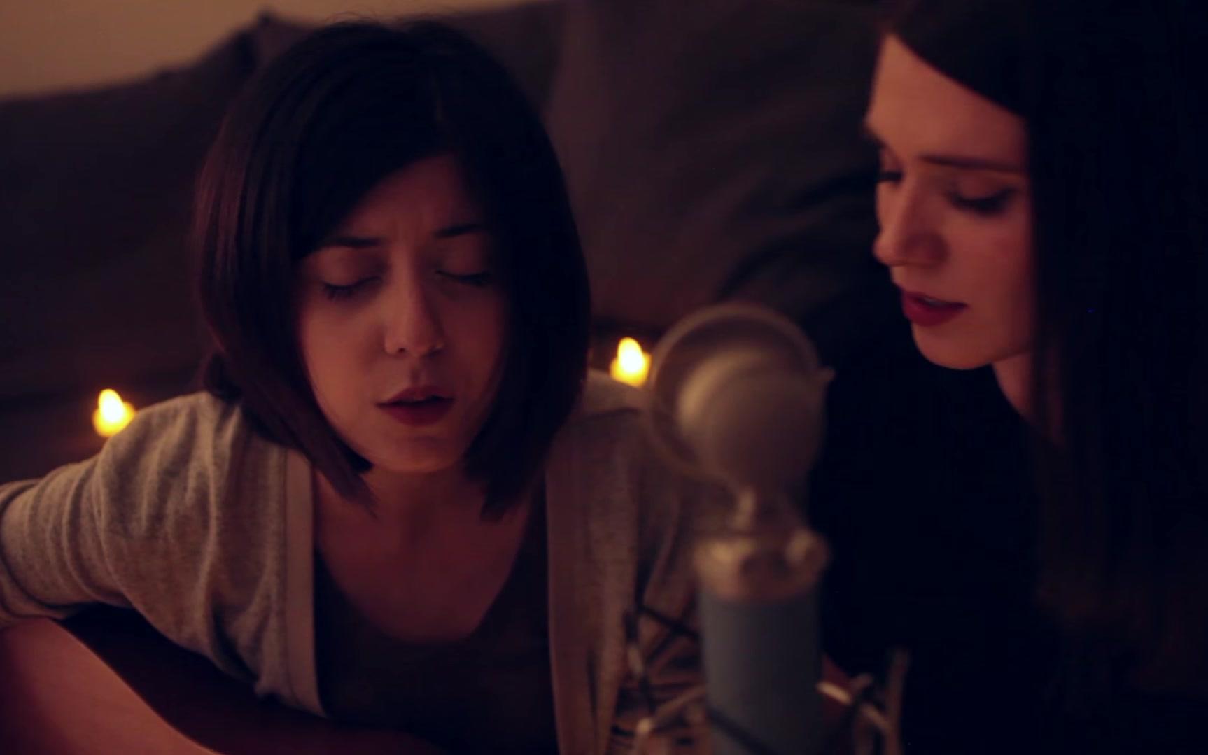 [图]Dancing in The Dark--(Cover) by Daniela Andrade & Gia Margare (2013.3,《黑暗中起舞》)