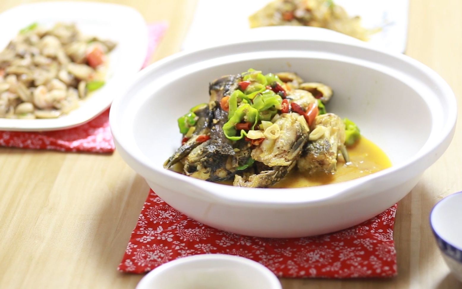 三椒黄焖葛鱼,做法特别简单,鲜爽嫩滑辣味十足,我家经常吃