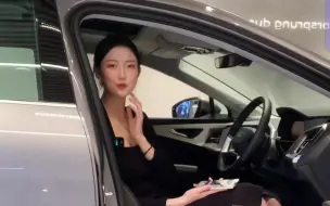 奥迪大白看轮毂加脱鞋上车！