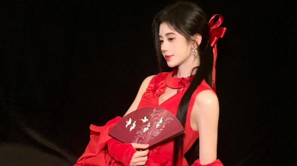 新年啦!是年味十足的小鞠!