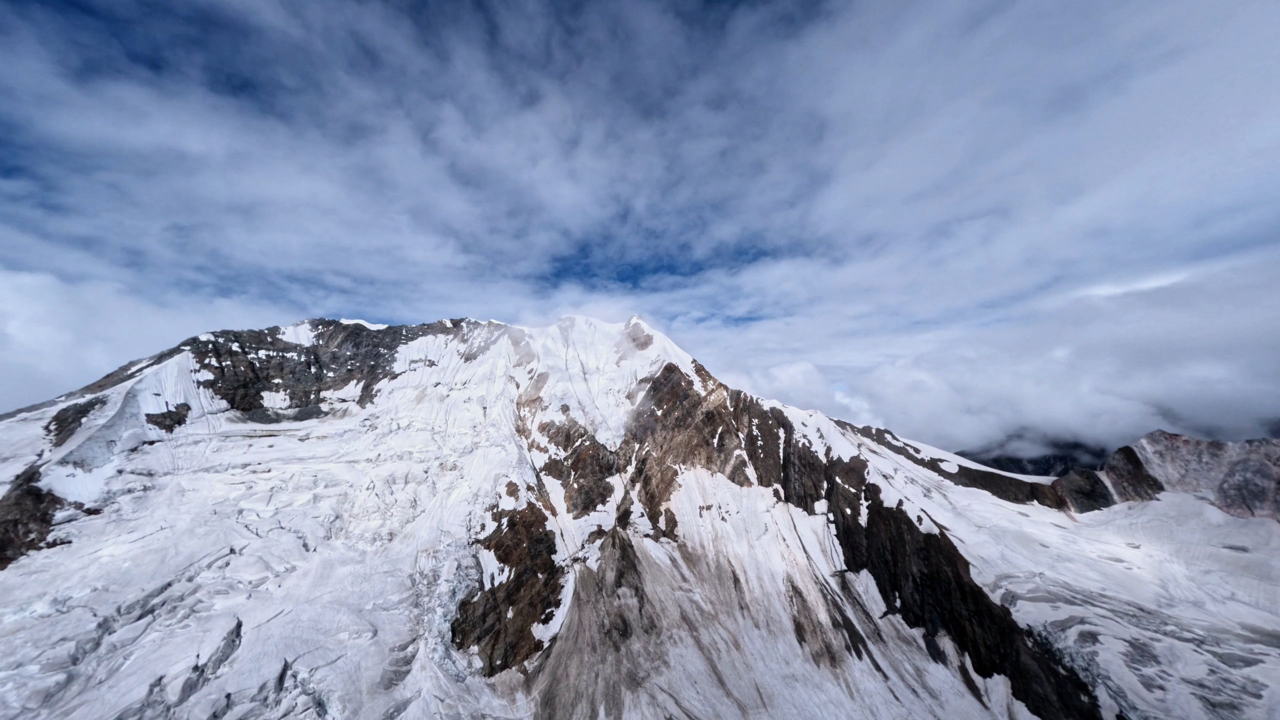 膜拜嘎瓦龙雪山