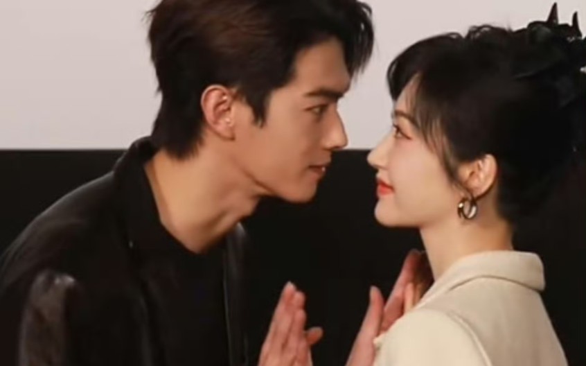 许凯×景甜‖so sweet 对视贴贴公主抱,有爸妈得日子我可太幸福