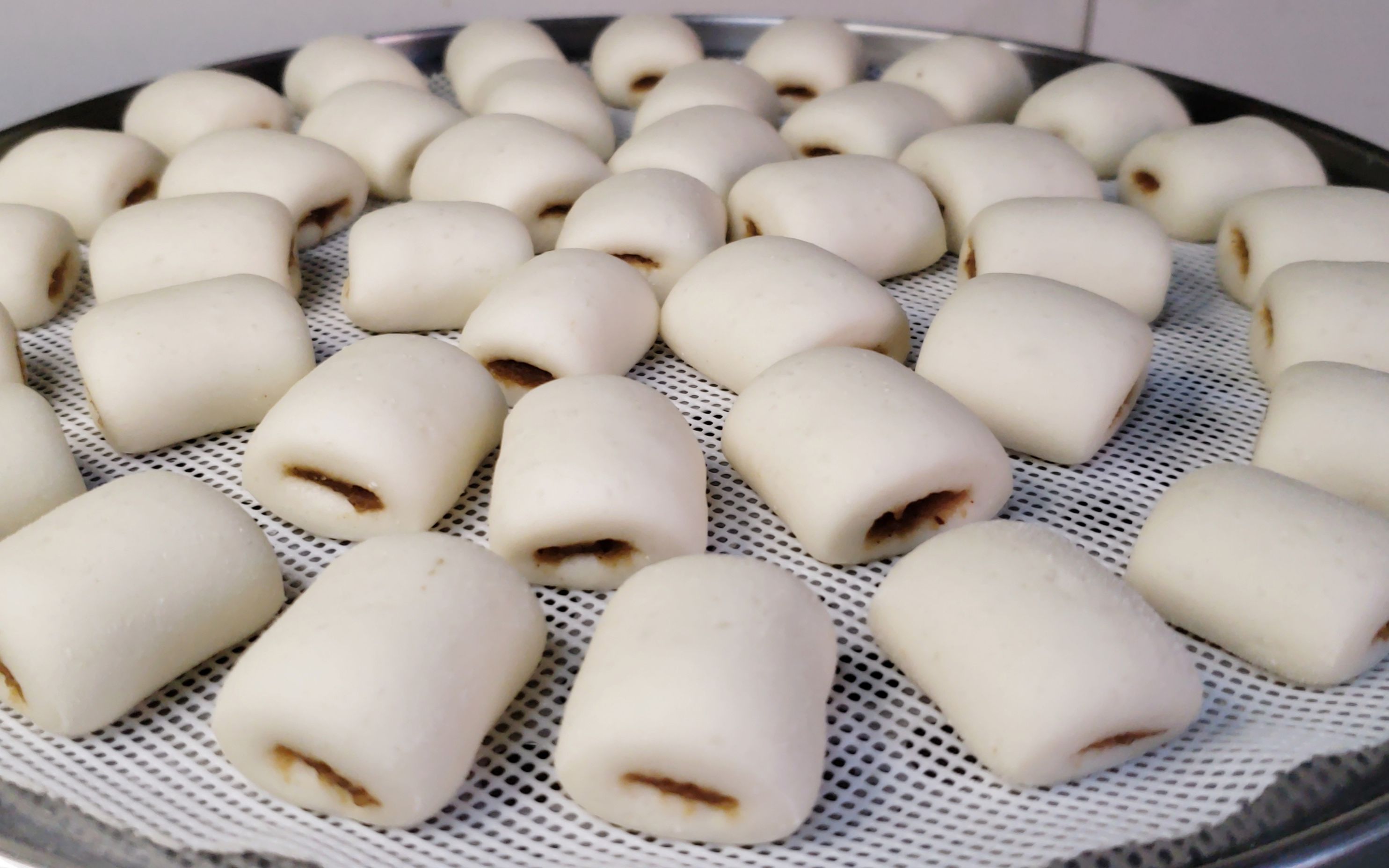 枣泥小馒头,小孩子见了都会爱不释手,一口一个,不用放糖也香甜