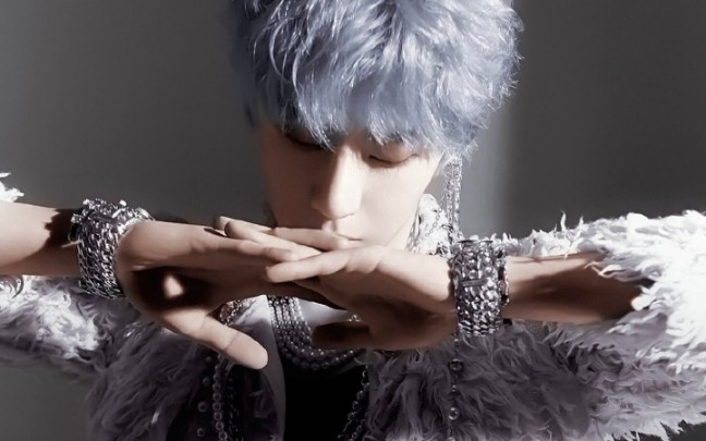 王一博银发撕漫感大片太帅了awsl