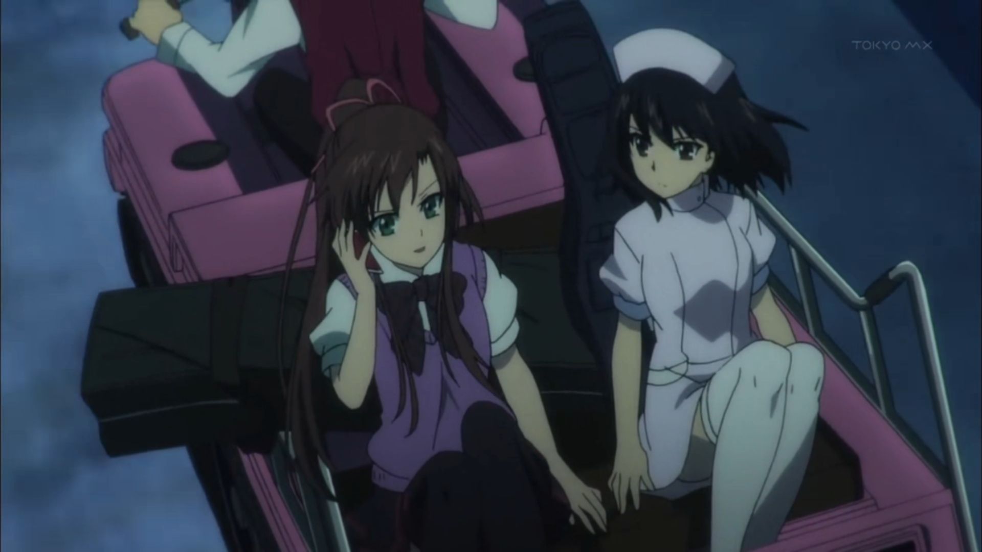 真祖大爷开着二蹦子进城就是逆行闯红灯