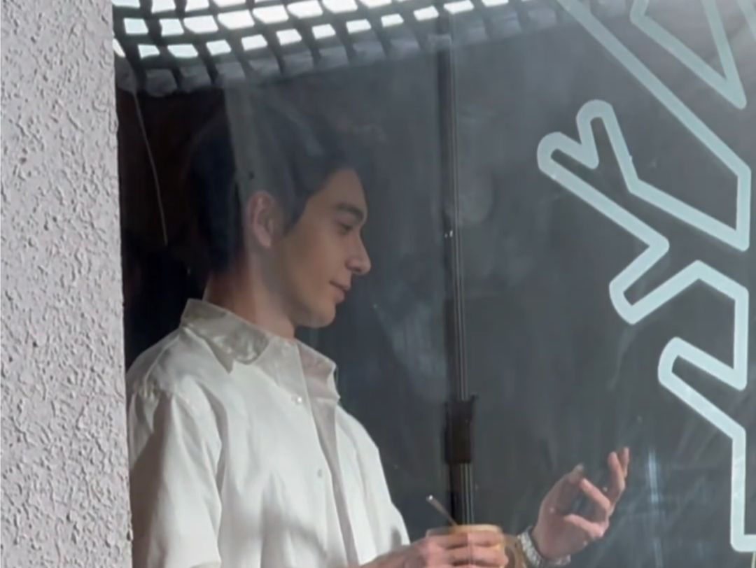 陈星旭真的不是混血吗!这完美的建模脸还有21.5厘米的