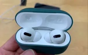 Tải video: 已过保AirPods Pro 出现电噪声天才吧更换过程