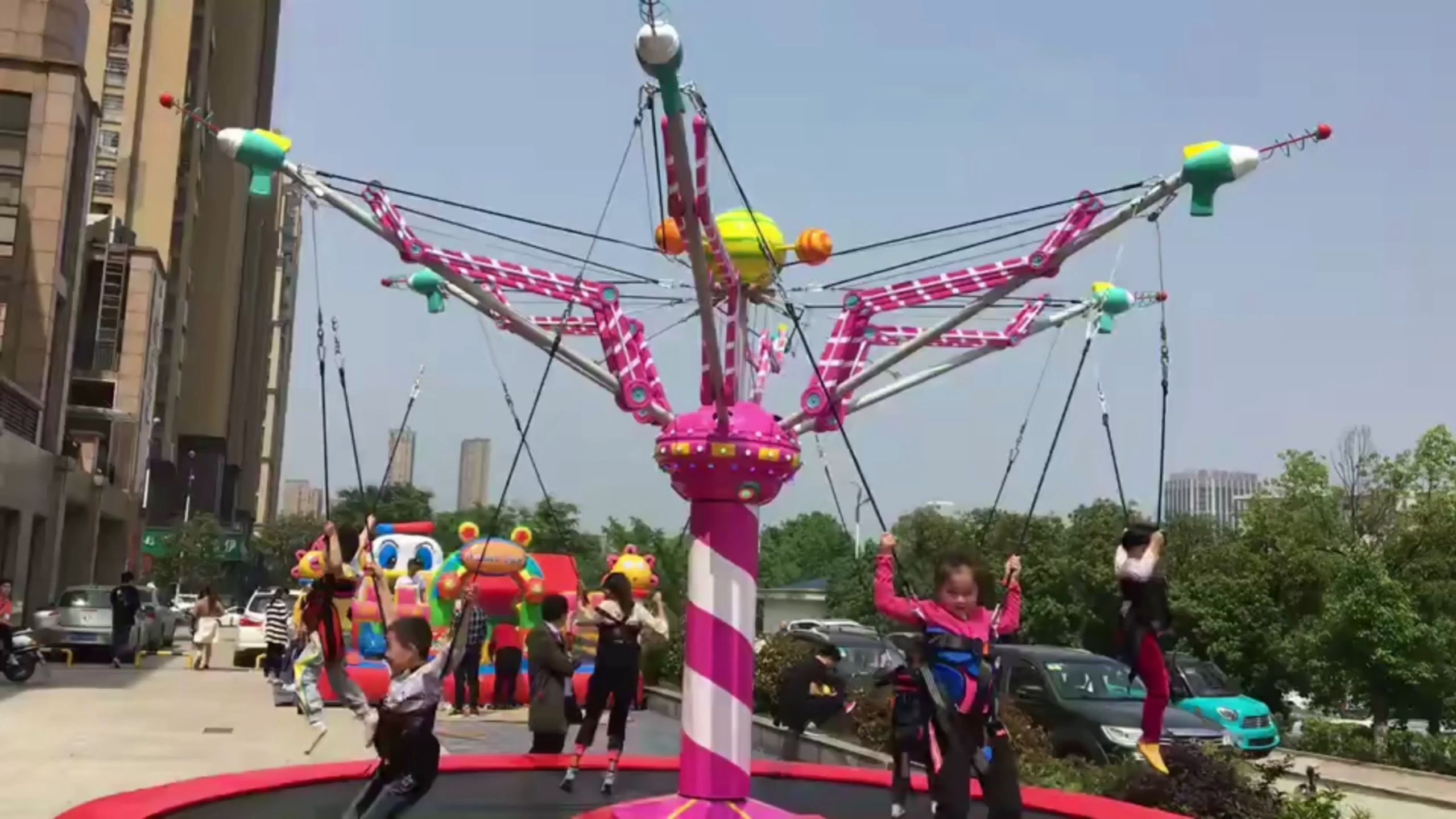 户外儿童6人旋转蹦极 网红电动钢架蹦极弹跳床