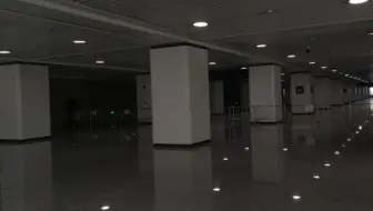 关于本人到了一个像后室的车站这件事
