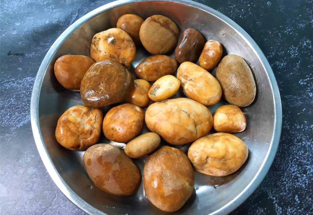 妈妈网上学的"石头炒鸡蛋"太好吃了吧!又学会了一道硬菜