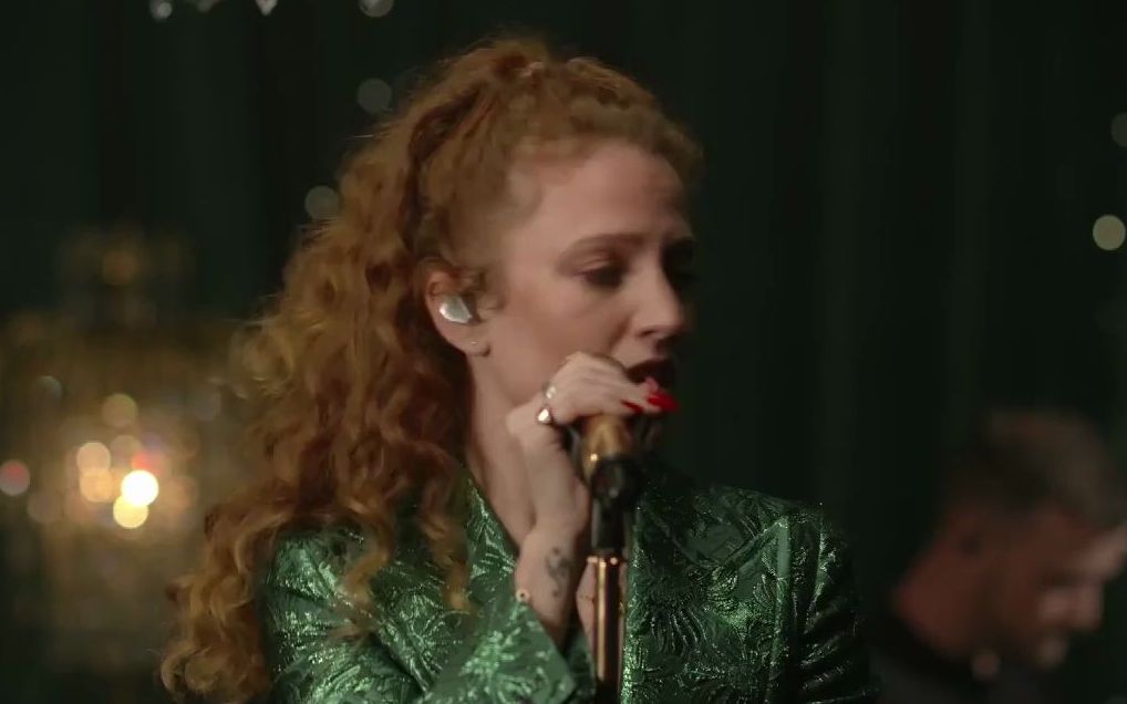 [图]【Jess Glynne】《This Christmas》-最新圣诞节现场表演