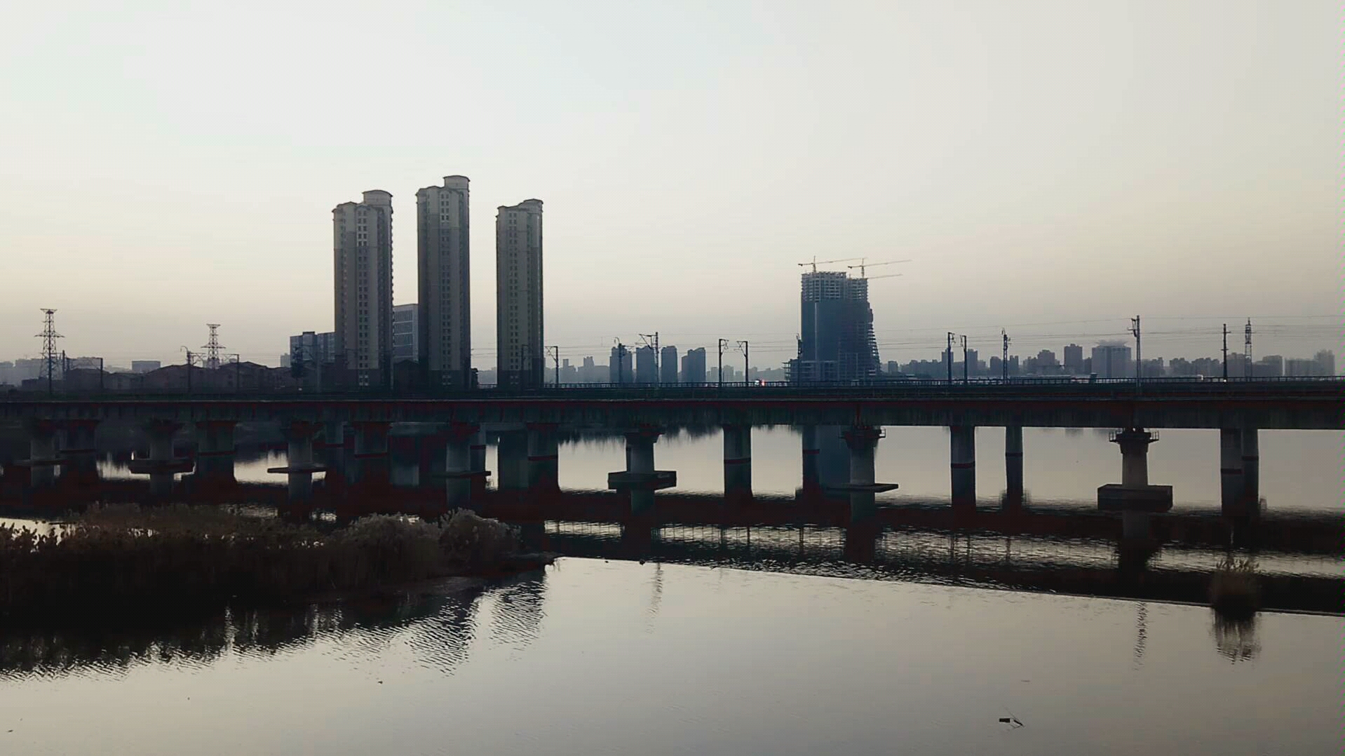 【火车视频】客车快1674灞桥站两道通过